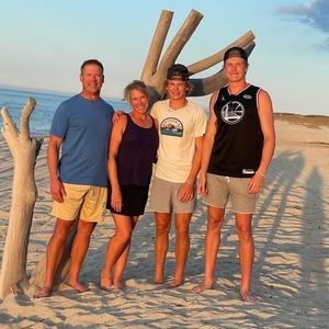 Meet your Posher, Todd